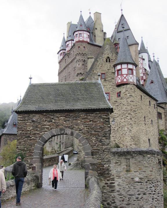 Breuer's Rüdesheimer Schloss